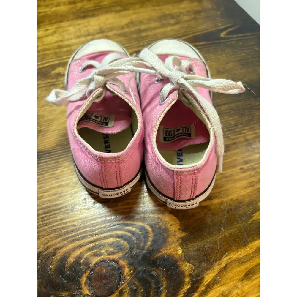 Converse Pink Sneakers Size 9‎